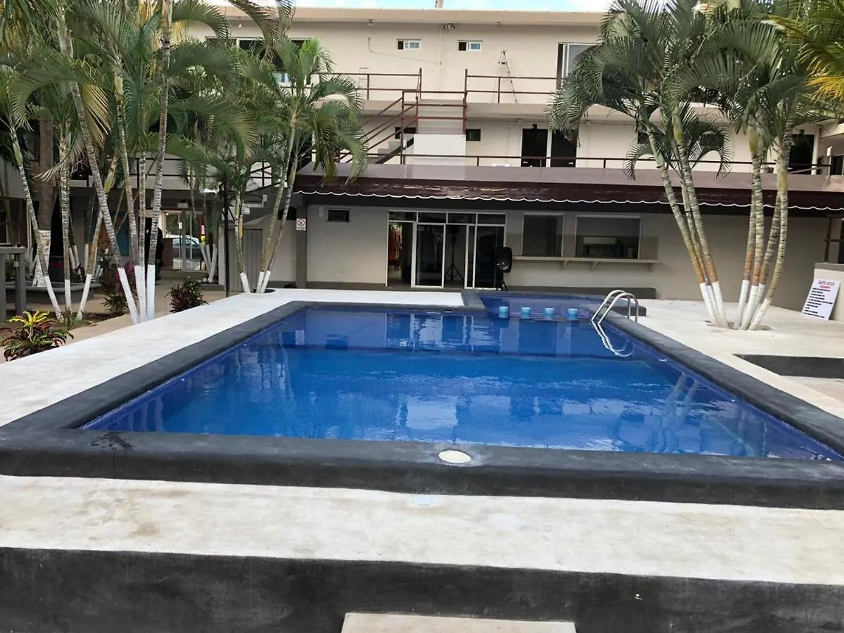 كانكون Azteca Hotel