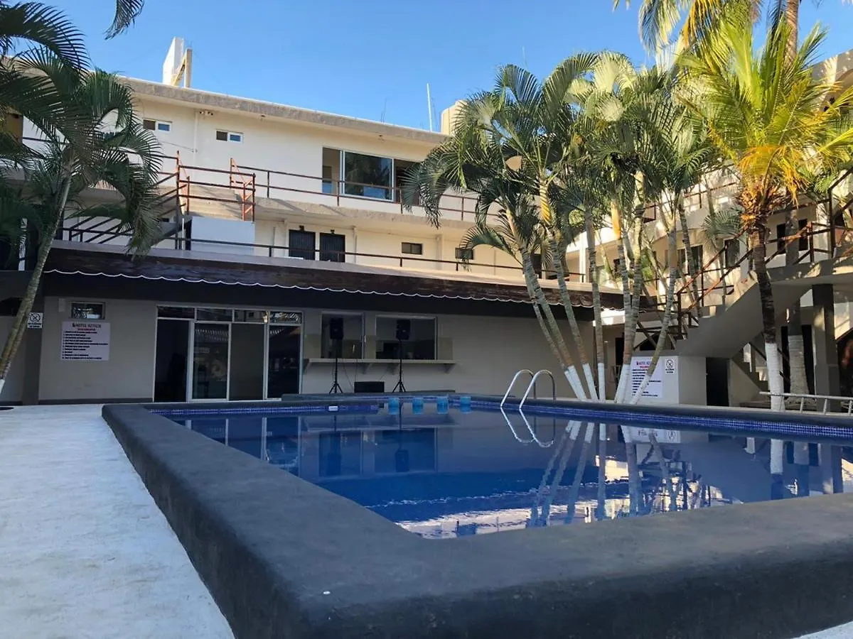 كانكون Azteca Hotel