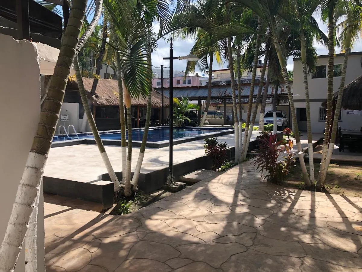 كانكون Azteca Hotel