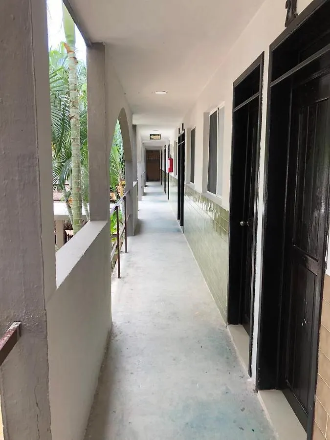 كانكون Azteca Hotel 2*,