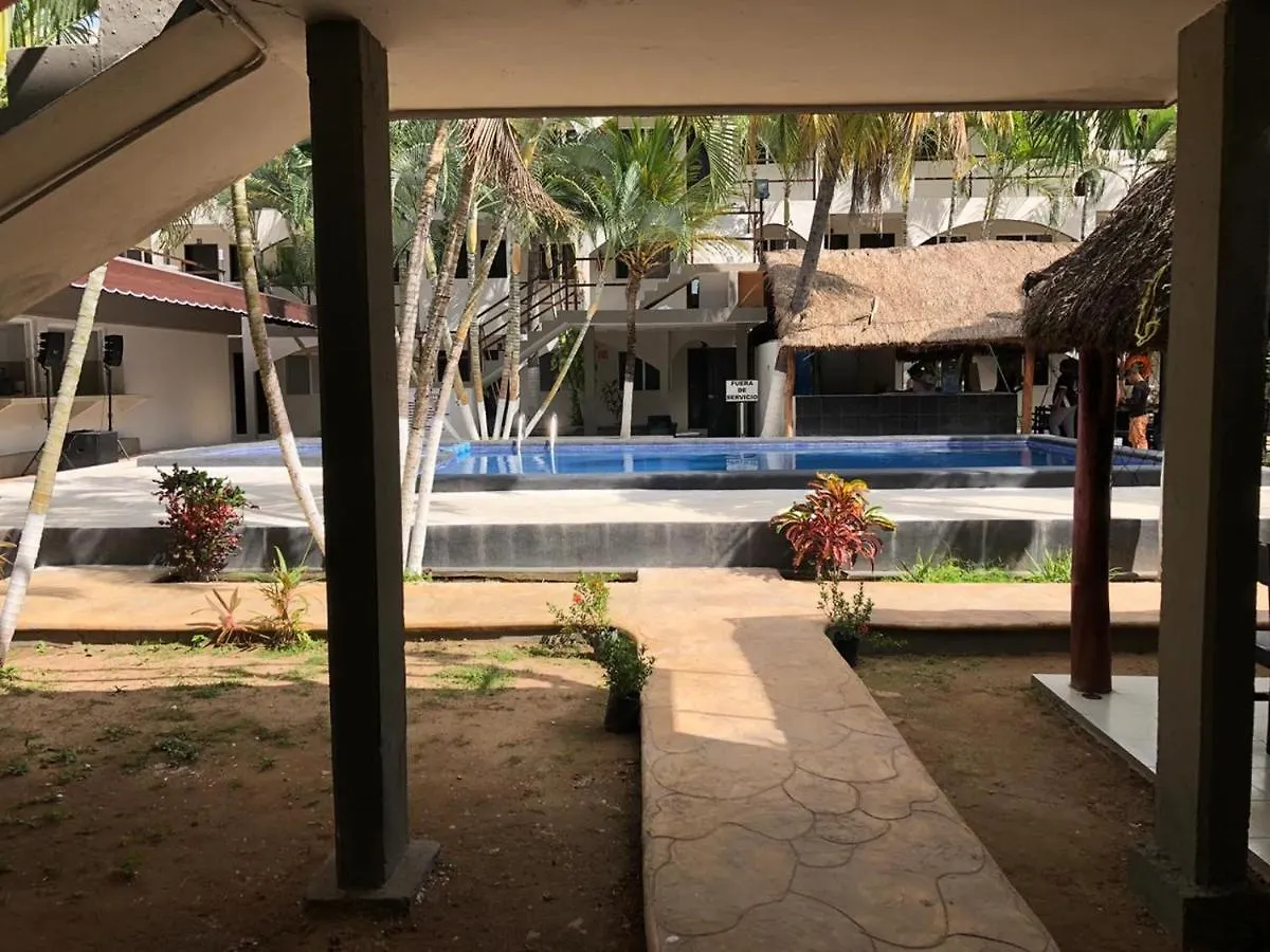 كانكون Azteca Hotel
