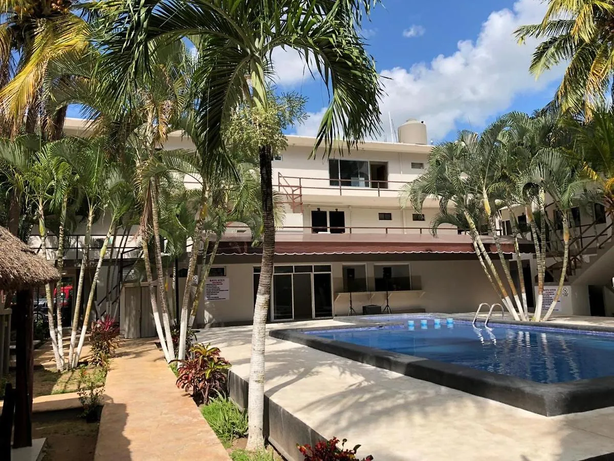 كانكون Azteca Hotel
