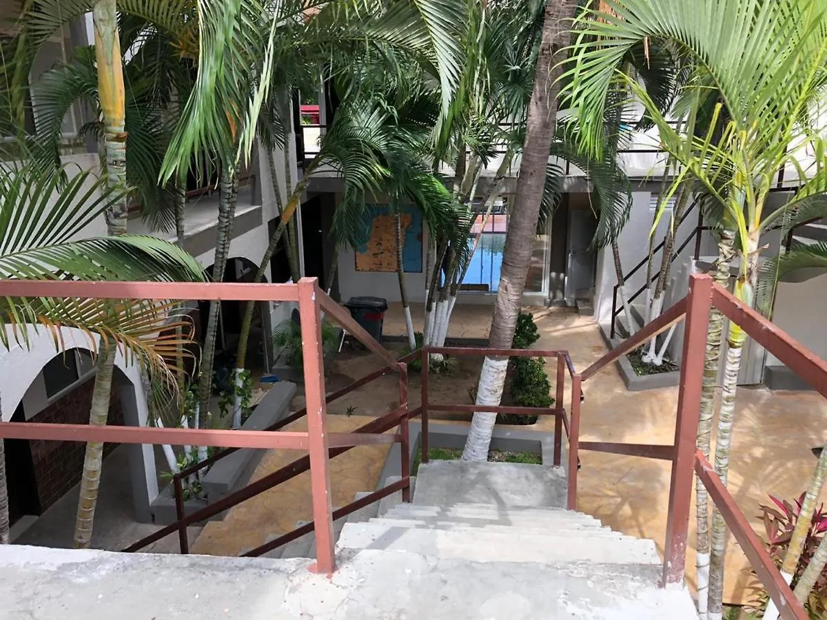 كانكون Azteca Hotel