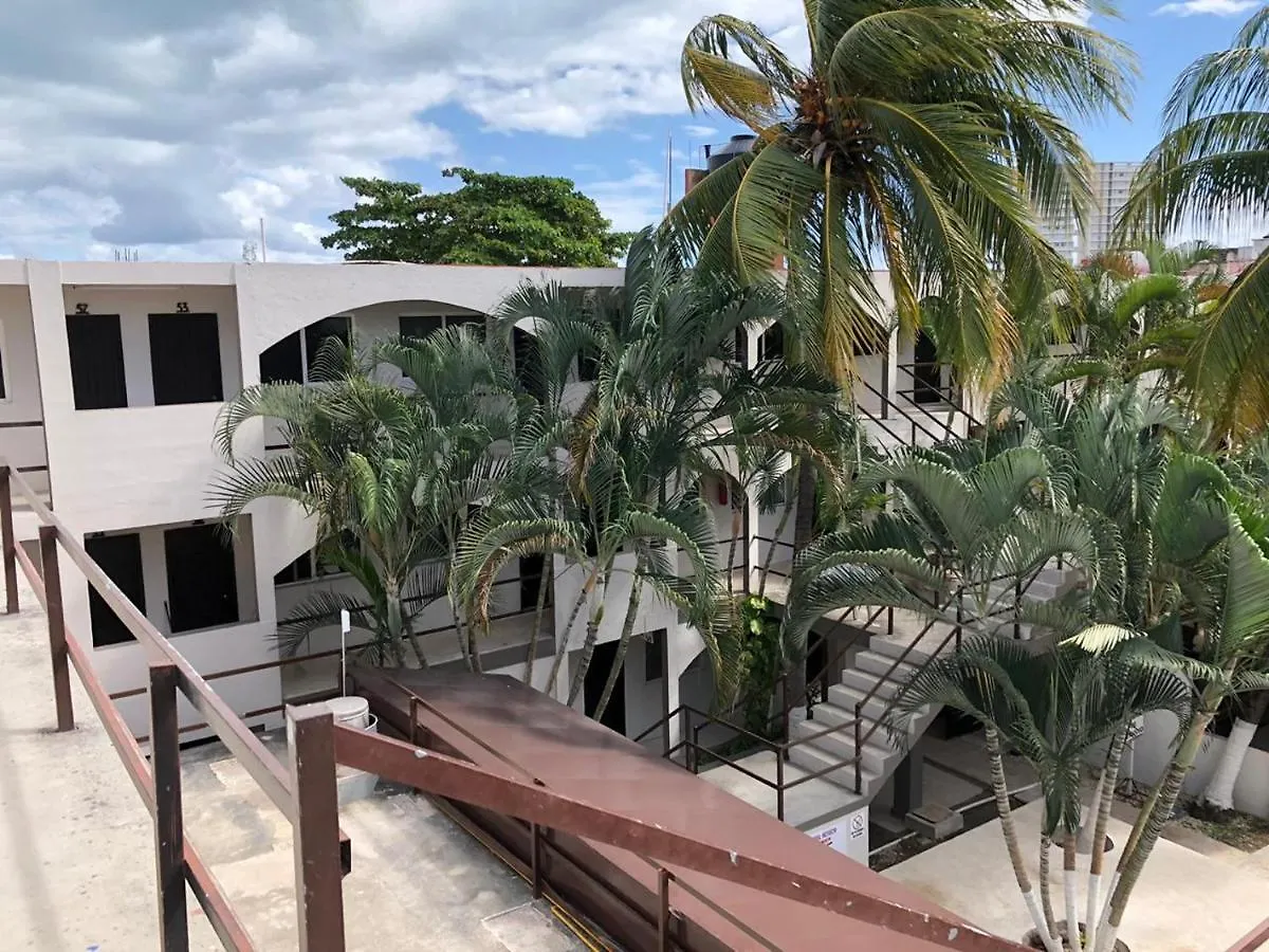 كانكون Azteca Hotel 2*,