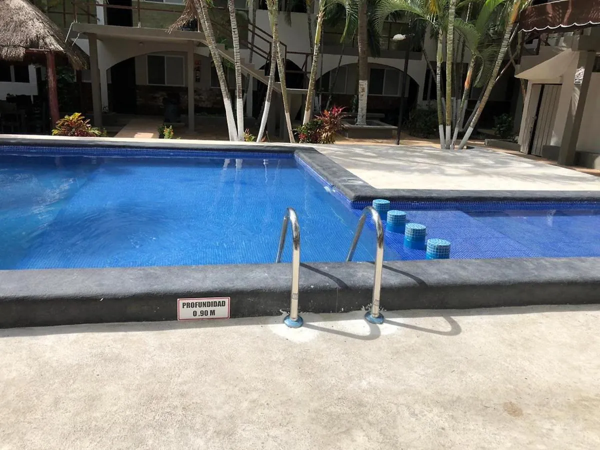 كانكون Azteca Hotel