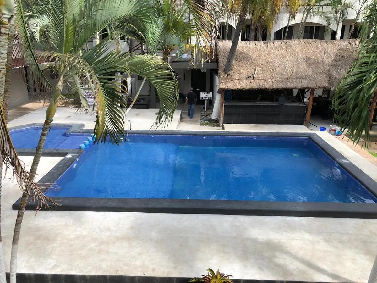 كانكون Azteca Hotel