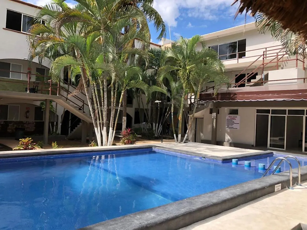 كانكون Azteca Hotel