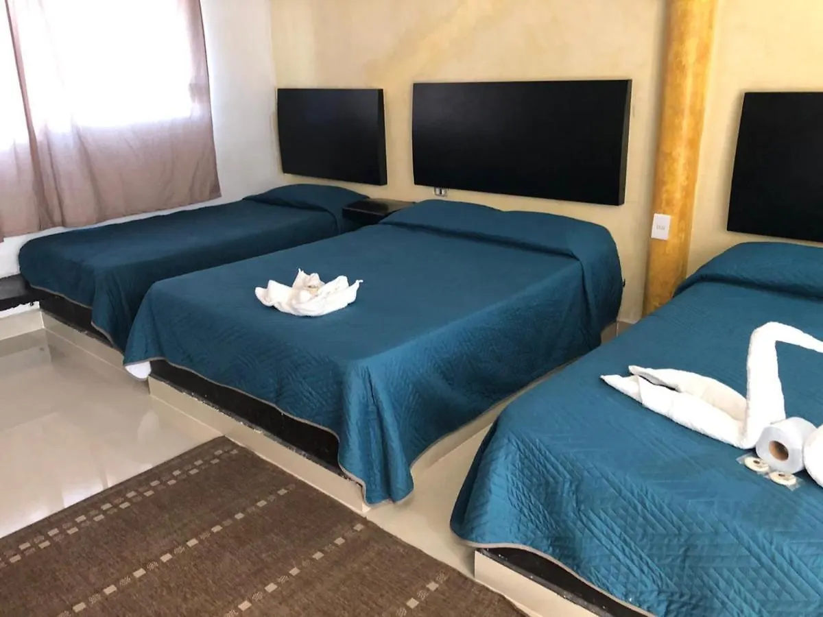 كانكون Azteca Hotel 2*,