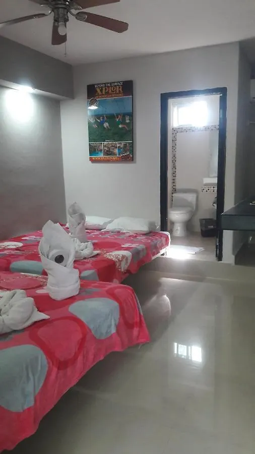 كانكون Azteca Hotel