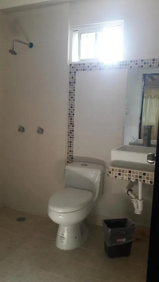 كانكون Azteca Hotel