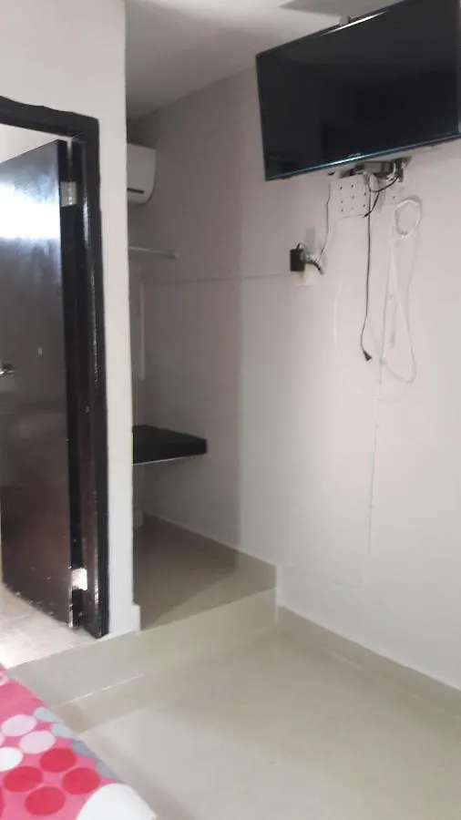 كانكون Azteca Hotel 2*,