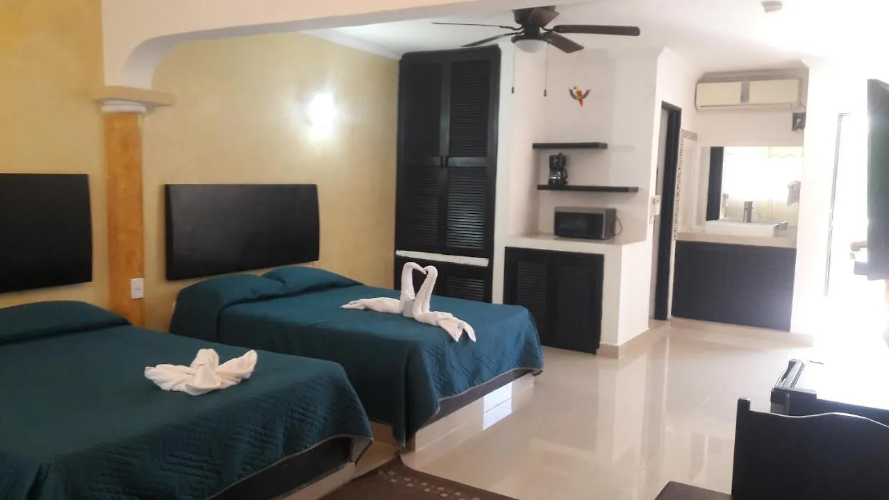 كانكون Azteca Hotel
